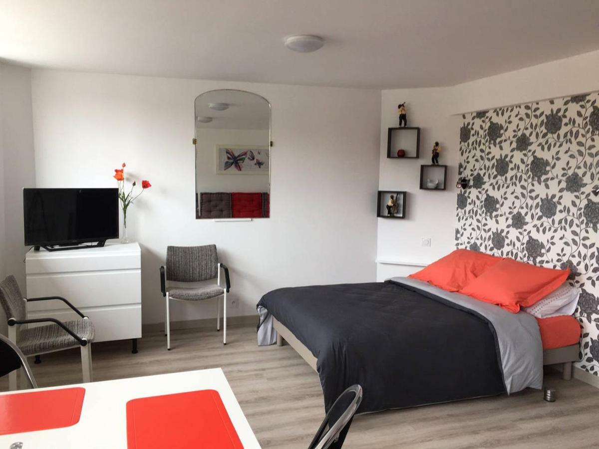 Ferienwohnung Le Clemenceau Péronne Exterior foto